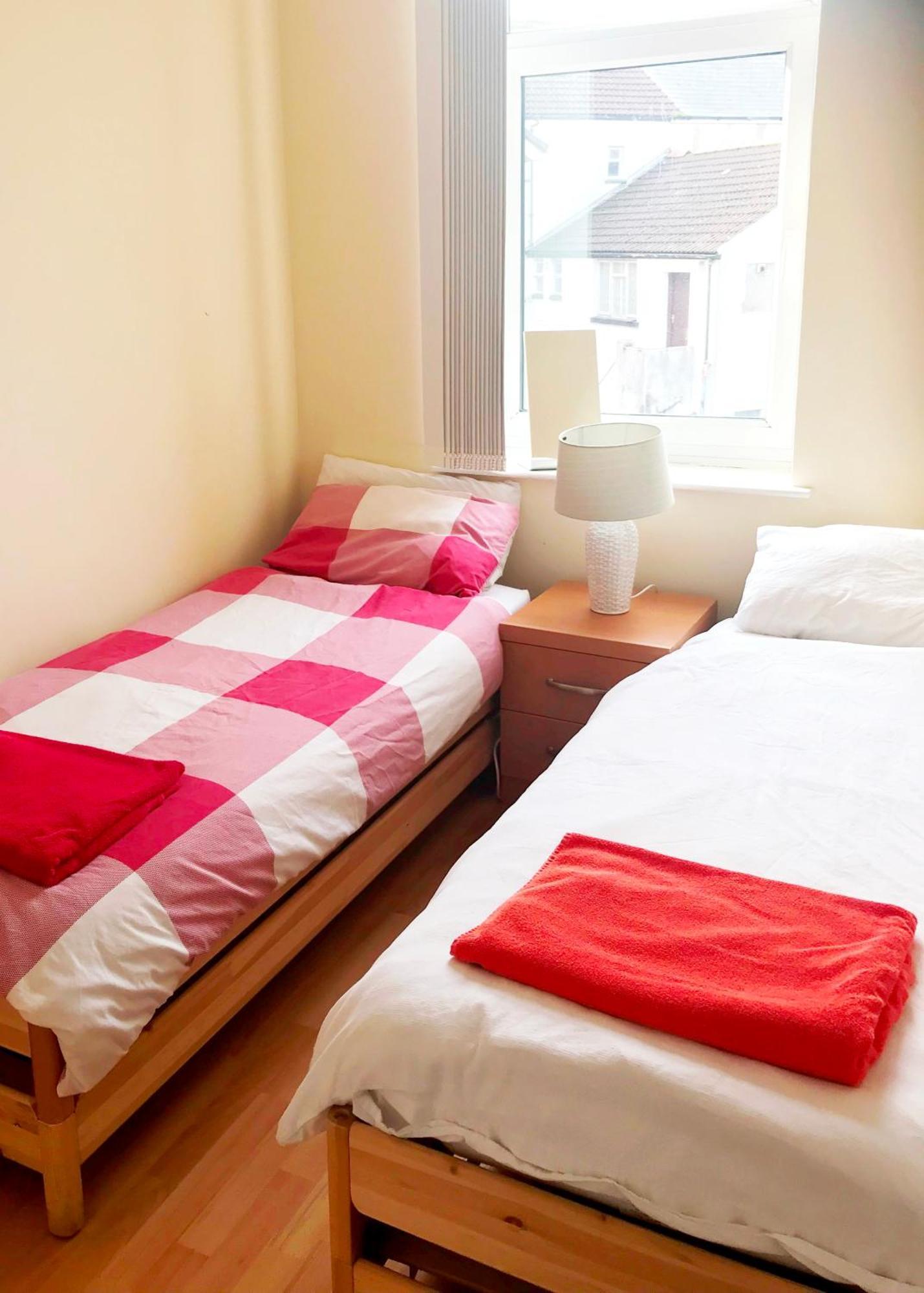 1 Fitzhamon Embankment Apartments Opposite Principality Stadium - Long Stay Offer คาร์ดิฟฟ์ ภายนอก รูปภาพ