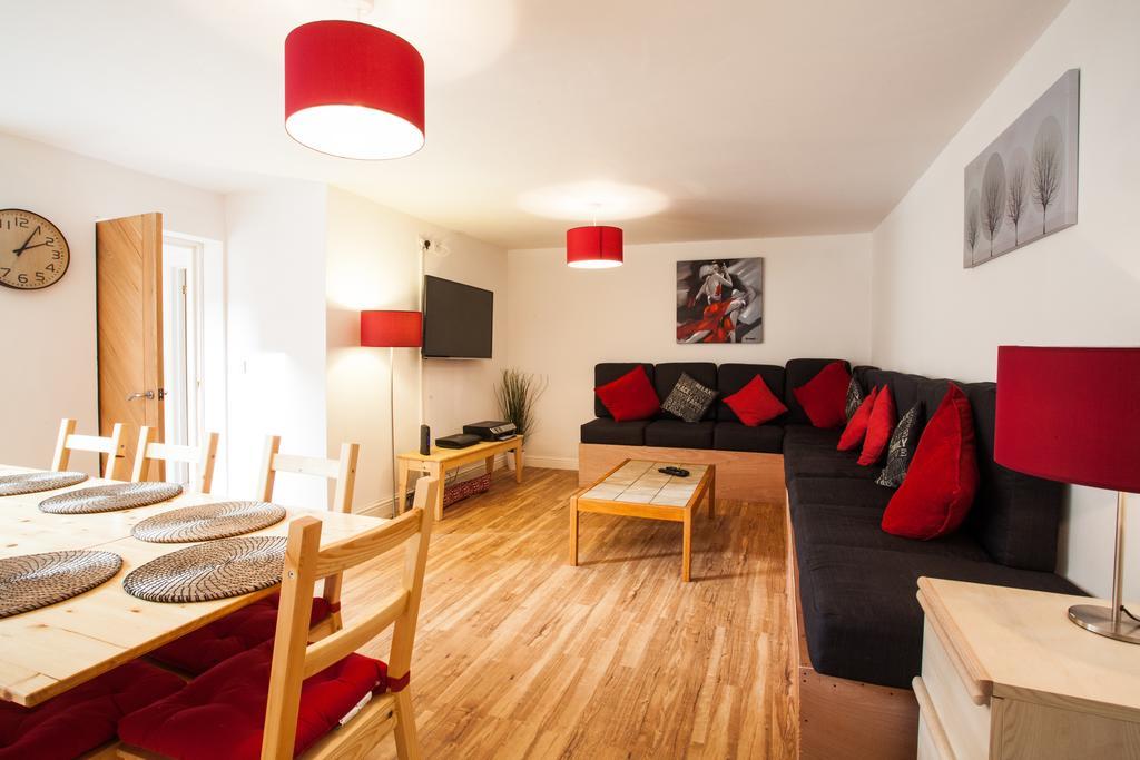 1 Fitzhamon Embankment Apartments Opposite Principality Stadium - Long Stay Offer คาร์ดิฟฟ์ ภายนอก รูปภาพ