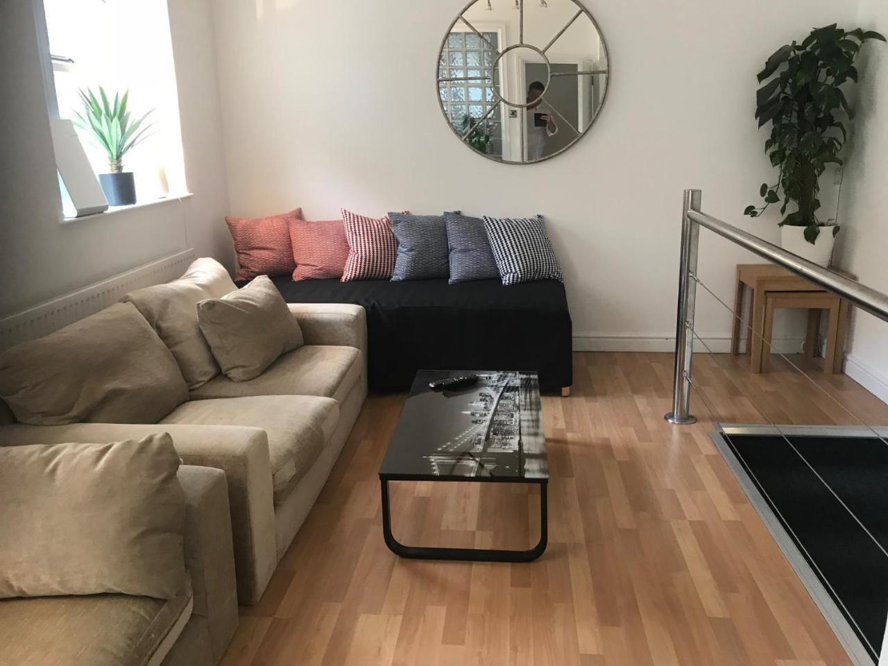 1 Fitzhamon Embankment Apartments Opposite Principality Stadium - Long Stay Offer คาร์ดิฟฟ์ ภายนอก รูปภาพ