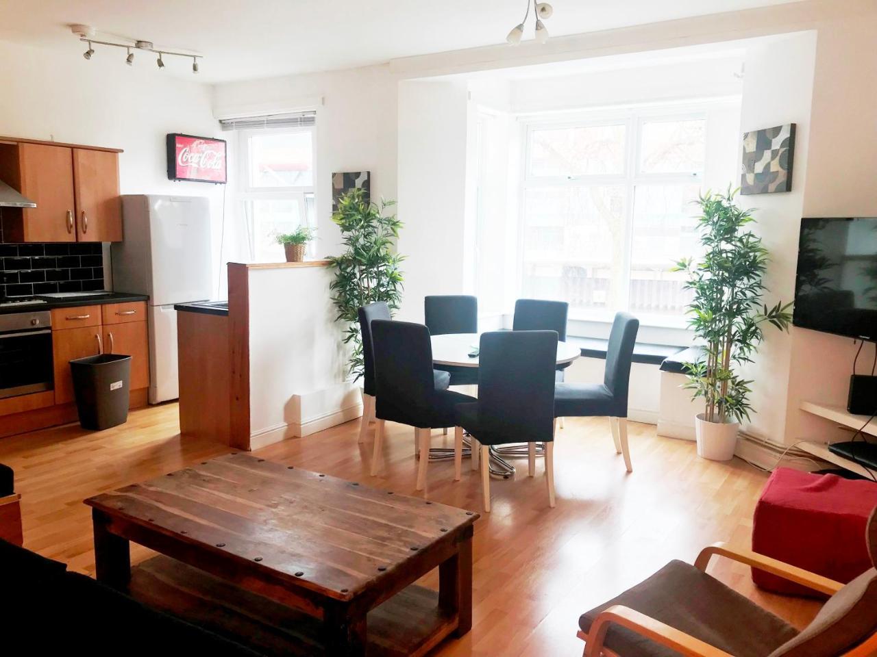 1 Fitzhamon Embankment Apartments Opposite Principality Stadium - Long Stay Offer คาร์ดิฟฟ์ ภายนอก รูปภาพ