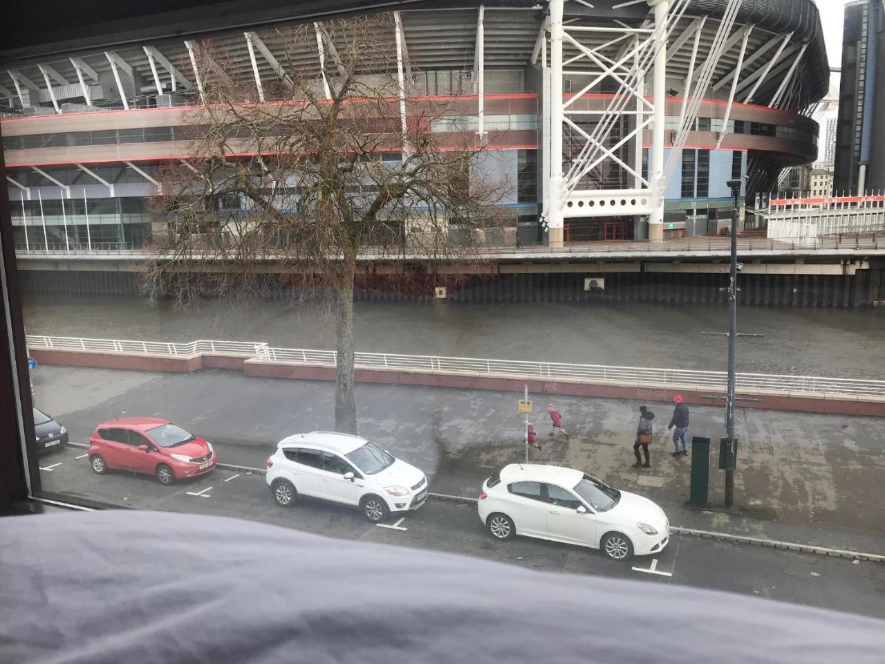 1 Fitzhamon Embankment Apartments Opposite Principality Stadium - Long Stay Offer คาร์ดิฟฟ์ ภายนอก รูปภาพ